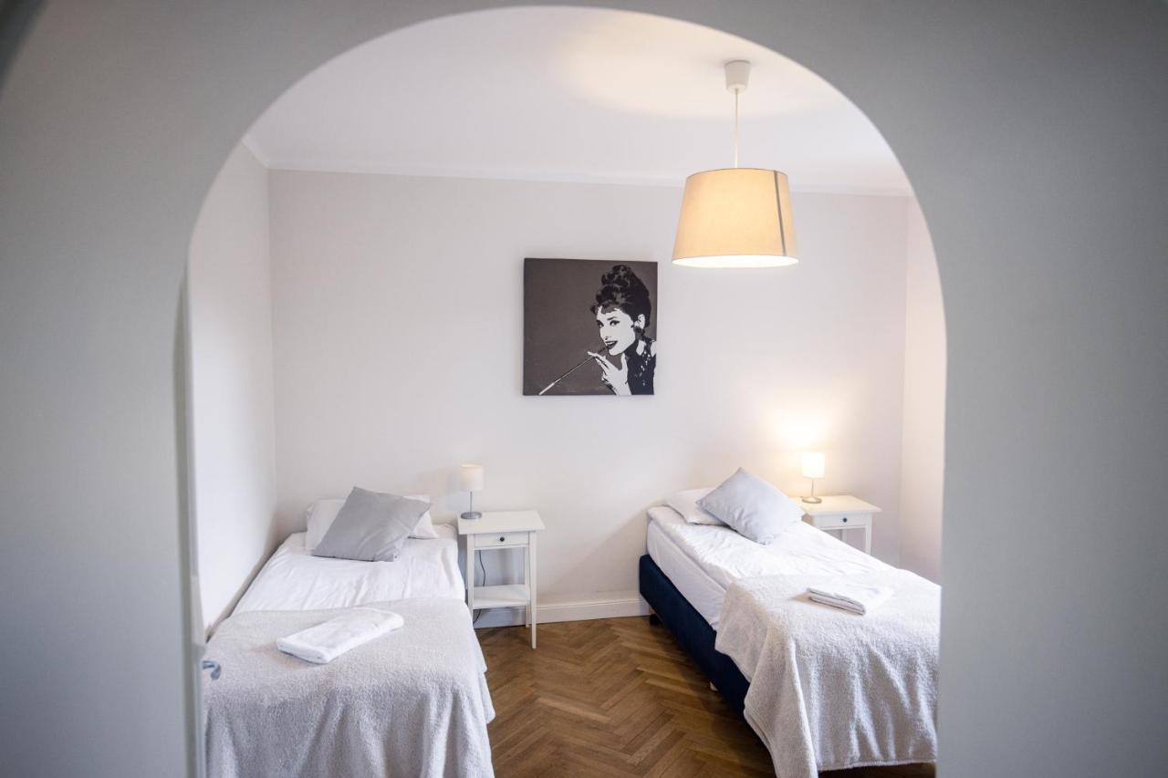 Manor Apartments, שצ'ופק מראה חיצוני תמונה